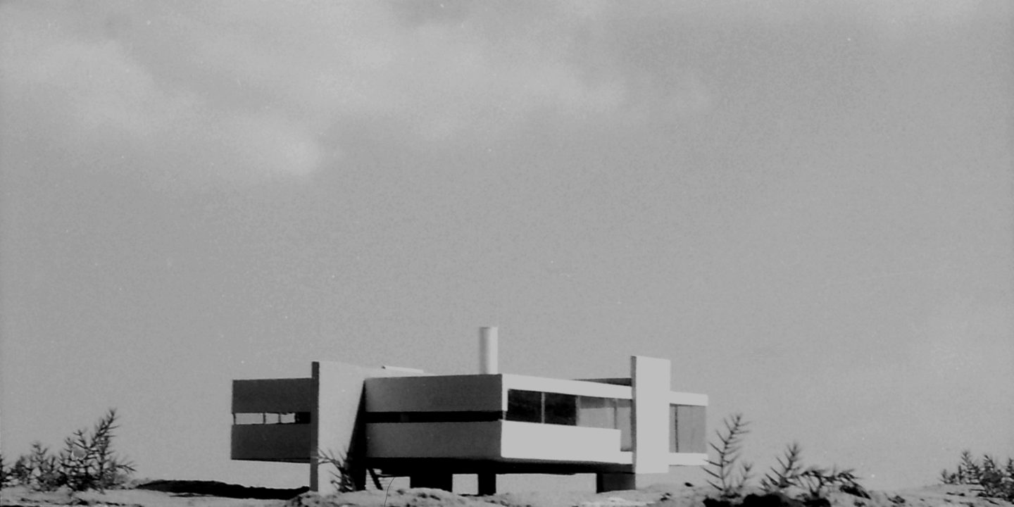 ZWEI KIRCHEN, EIN WOHNHAUS